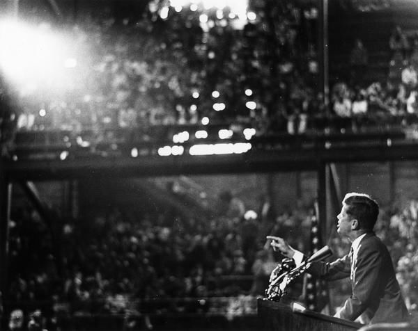 1960 - John F. Kennedy campaign stop